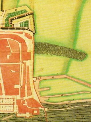 Detalle del plano de Juan Bernardo de Frosne 1744.
A la derecha las dos puertas que cerraban la 