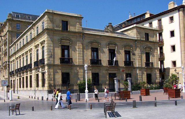 Aspecto del Palacio Goikoa en la actualidad. Anteriormente fue el edificio que albergó la sede del Gobierno Militar.